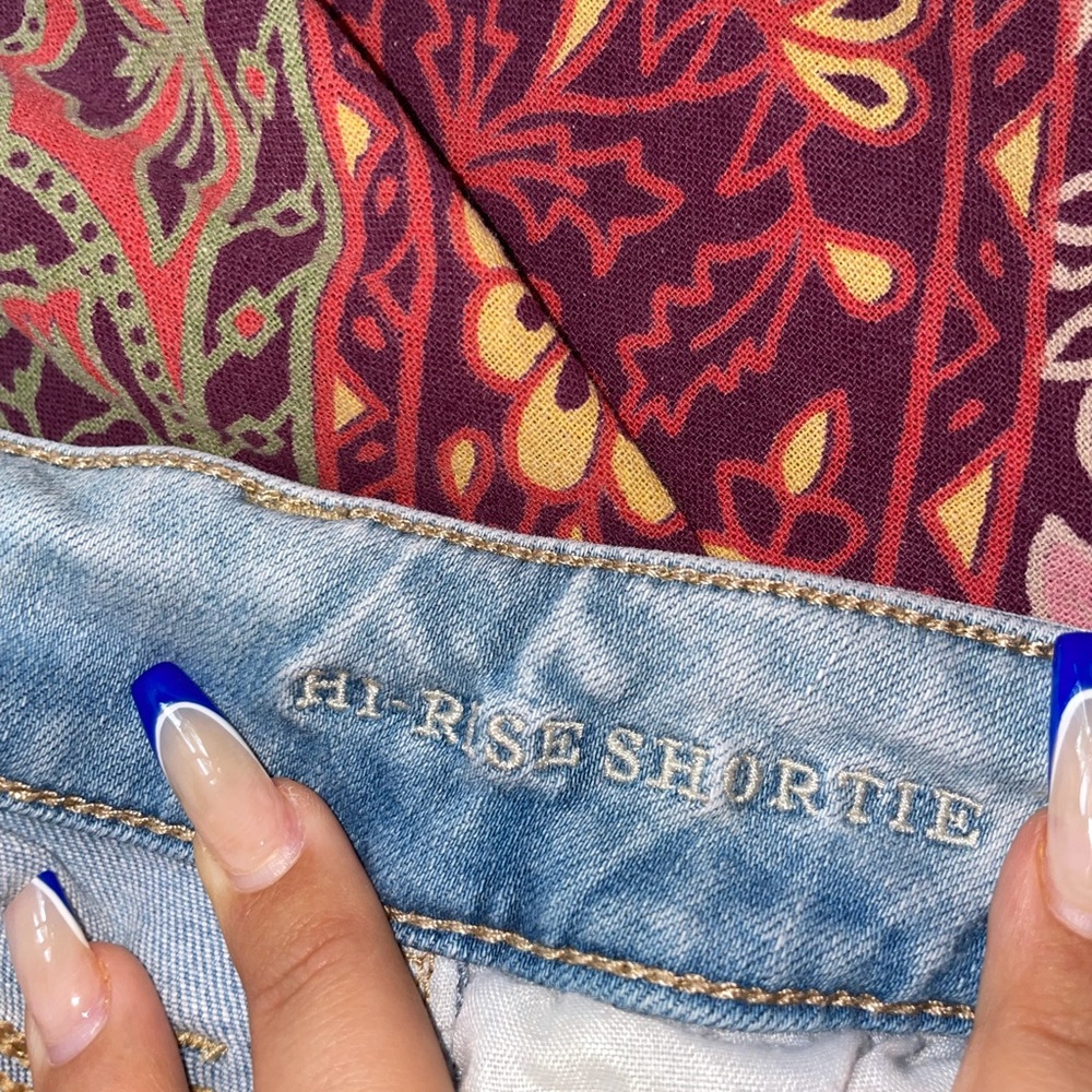 American Eagle light wash shorts - Picture 4 of 6